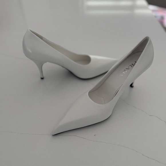 Prada Leather White Pumps Contemporary Pointed To Elegant Shoes Heels Size 40.5 - Picture 9 of 11